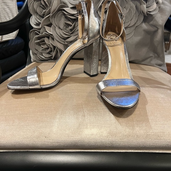 Shoes - Picture 2 of 7